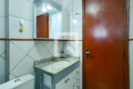 Banheiro de apartamento para alugar com 1 quarto, 55m² em Canto do Forte, Praia Grande