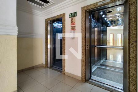 Elevador  de apartamento para alugar com 1 quarto, 55m² em Canto do Forte, Praia Grande