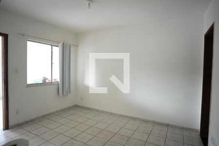 Sala de casa de condomínio para alugar com 4 quartos, 80m² em Stella Maris, Salvador