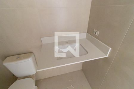 Banheiro da suíte 1 de casa de condomínio à venda com 2 quartos, 150m² em Parque Rural Fazenda Santa Cândida, Campinas