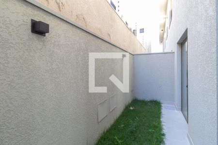 Quintal de casa de condomínio à venda com 2 quartos, 150m² em Parque Rural Fazenda Santa Cândida, Campinas