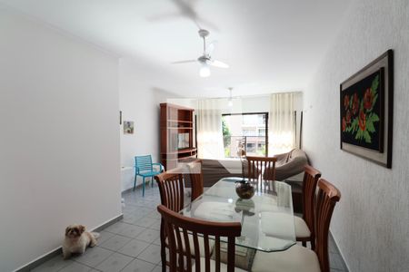 Sala de apartamento para alugar com 4 quartos, 130m² em Balneario Guarujá, Guarujá