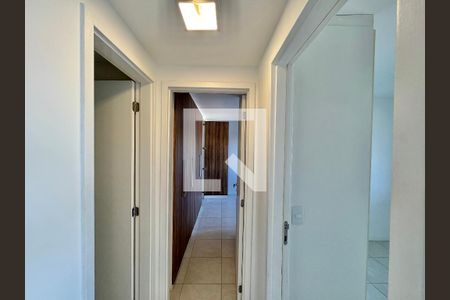 Corredor de apartamento para alugar com 2 quartos, 75m² em Recreio dos Bandeirantes, Rio de Janeiro