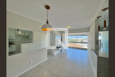 Sala de apartamento para alugar com 2 quartos, 75m² em Recreio dos Bandeirantes, Rio de Janeiro
