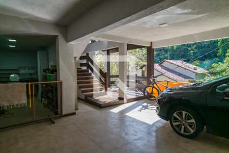 Garagem de casa de condomínio à venda com 5 quartos, 343m² em Itacoatiara, Niterói