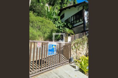 Placa de casa de condomínio à venda com 5 quartos, 343m² em Itacoatiara, Niterói
