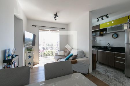 Sala de apartamento à venda com 2 quartos, 47m² em Vila Carmosina, São Paulo