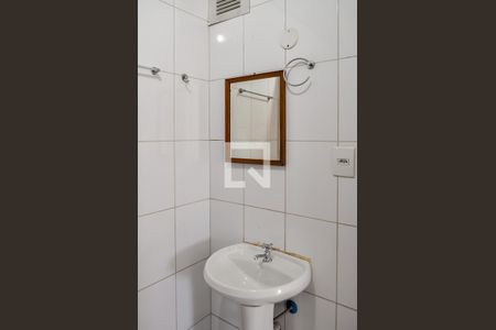 Banheiro de kitnet/studio para alugar com 1 quarto, 35m² em Menino Deus, Porto Alegre