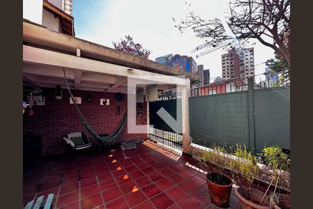 Garagem de casa à venda com 3 quartos, 128m² em Brooklin, São Paulo