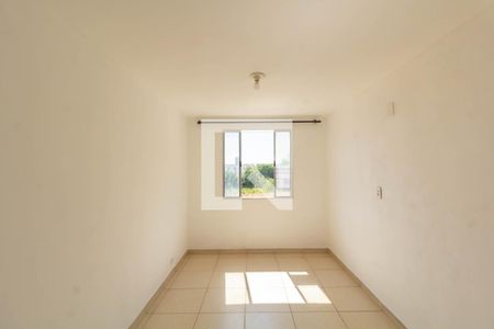 Sala de apartamento para alugar com 3 quartos, 56m² em Conjunto Residencial José Bonifácio, São Paulo