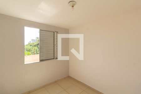 Quarto 2 de apartamento para alugar com 3 quartos, 56m² em Conjunto Residencial José Bonifácio, São Paulo