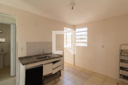 Cozinha de apartamento para alugar com 3 quartos, 56m² em Conjunto Residencial José Bonifácio, São Paulo