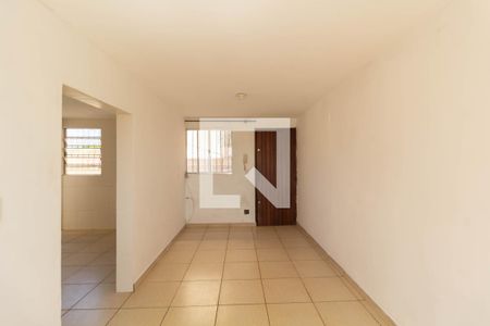 Sala de apartamento para alugar com 3 quartos, 56m² em Conjunto Residencial José Bonifácio, São Paulo