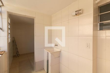 Área de Serviço de apartamento para alugar com 3 quartos, 56m² em Conjunto Residencial José Bonifácio, São Paulo