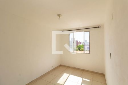Sala de apartamento para alugar com 3 quartos, 56m² em Conjunto Residencial José Bonifácio, São Paulo