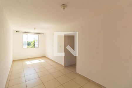 Sala de apartamento para alugar com 3 quartos, 56m² em Conjunto Residencial José Bonifácio, São Paulo