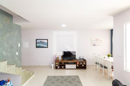 Sala de casa para alugar com 2 quartos, 75m² em Campo Grande, Rio de Janeiro