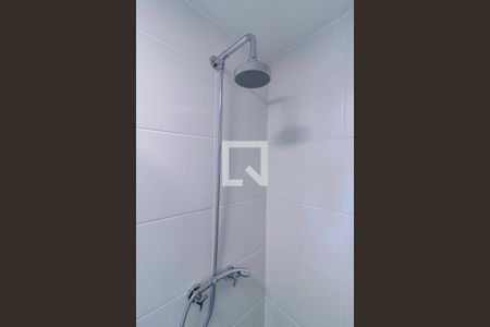 Banheiro de kitnet/studio para alugar com 0 quarto, 25m² em Jardim das Acacias, São Paulo