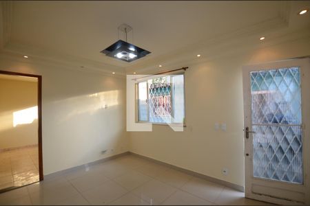 Sala de casa para alugar com 2 quartos, 80m² em Cascadura, Rio de Janeiro