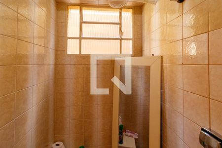 Banheiro serviço de casa à venda com 3 quartos, 236m² em Vila Gustavo, São Paulo