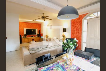 Sala de casa à venda com 2 quartos, 300m² em Jardim Modelo, São Paulo