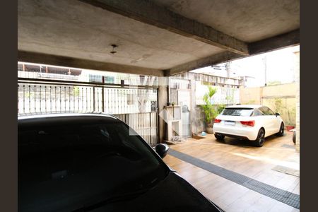 Garagem de casa à venda com 2 quartos, 300m² em Jardim Modelo, São Paulo