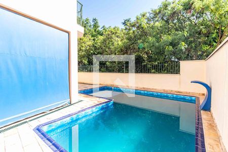 Piscina de casa à venda com 4 quartos, 250m² em Parque dos Principes, São Paulo