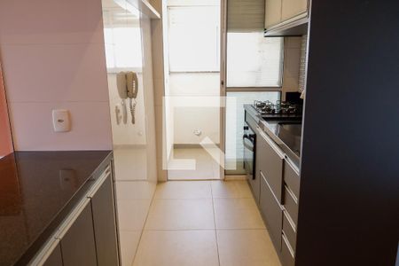 Cozinha de apartamento para alugar com 2 quartos, 60m² em Jardim Sindona, Osasco