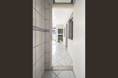 Banheiro de Serviço de casa para alugar com 2 quartos, 60m² em Vila Caraguata, São Paulo