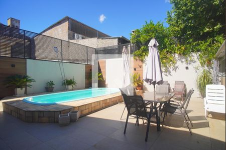 Piscina de casa à venda com 4 quartos, 212m² em Guarani, Novo Hamburgo