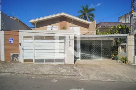 Fachada de casa à venda com 4 quartos, 212m² em Guarani, Novo Hamburgo