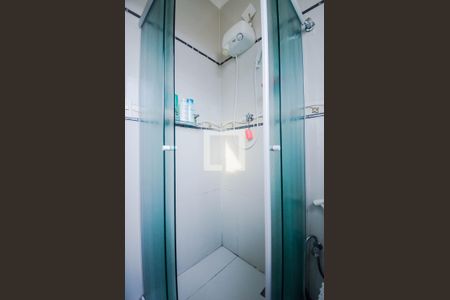 Banheiro da Suíte 1 de casa de condomínio para alugar com 2 quartos, 80m² em Jardim Flor do Campo, Guarulhos