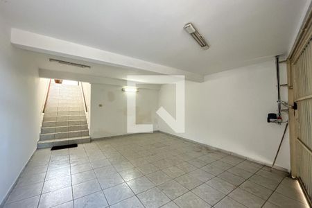 Garagem de casa para alugar com 3 quartos, 115m² em Vila Pereira Cerca, São Paulo