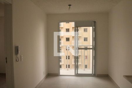 Sala  de apartamento para alugar com 1 quarto, 27m² em Parque Industrial Tomas Edson, São Paulo
