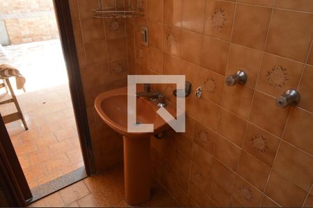 Banheiro de Serviço de casa à venda com 2 quartos, 120m² em Curicica, Rio de Janeiro