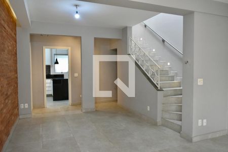 Sala de casa à venda com 3 quartos, 190m² em Mirandópolis, São Paulo