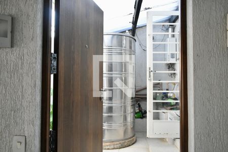 Quintal de casa à venda com 3 quartos, 190m² em Mirandópolis, São Paulo
