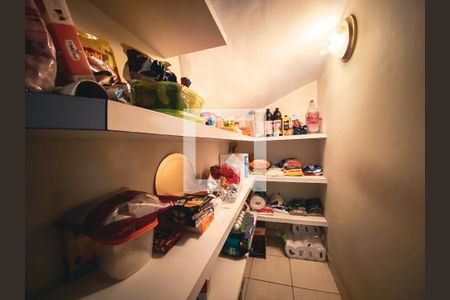 Despensa de casa à venda com 4 quartos, 180m² em Jardim das Vertentes, São Paulo