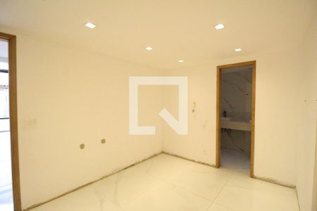 Suíte 1 de casa de condomínio à venda com 5 quartos, 201m² em Taquara, Rio de Janeiro