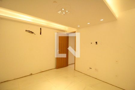 Quarto de casa de condomínio à venda com 5 quartos, 201m² em Taquara, Rio de Janeiro