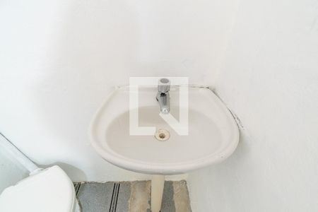 Banheiro de casa para alugar com 1 quarto, 27m² em Vila Campestre, São Paulo