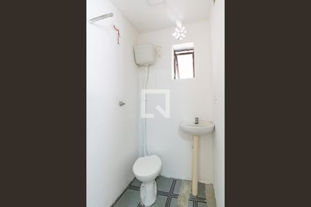 Banheiro de casa para alugar com 1 quarto, 27m² em Vila Campestre, São Paulo