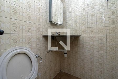 Banheiro Social de casa para alugar com 1 quarto, 42m² em Vila Brasilina, São Paulo