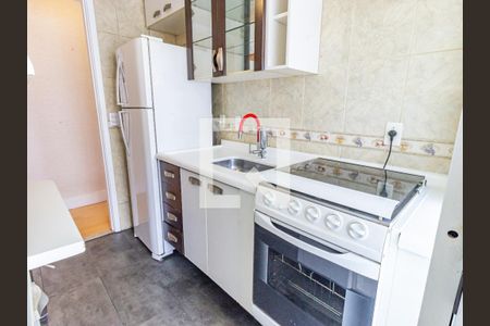 Cozinha de apartamento à venda com 2 quartos, 49m² em Vila Bertioga, São Paulo