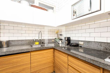 Cozinha de apartamento para alugar com 1 quarto, 65m² em Consolação, São Paulo