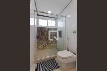 Banheiro de casa para alugar com 3 quartos, 588m² em Três Figueiras, Porto Alegre