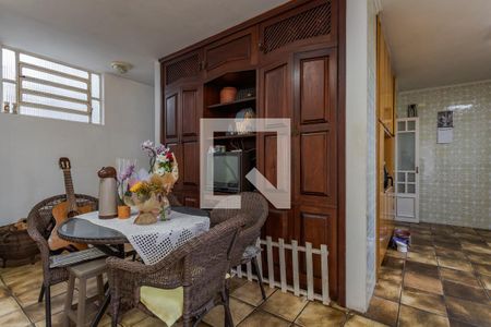 Cozinha de casa para alugar com 3 quartos, 588m² em Três Figueiras, Porto Alegre