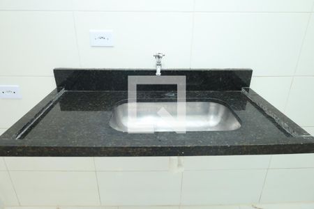 Cozinha de casa para alugar com 2 quartos, 50m² em Vila Carmosina, São Paulo
