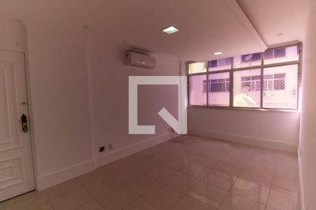Sala de apartamento à venda com 2 quartos, 80m² em Icaraí, Niterói