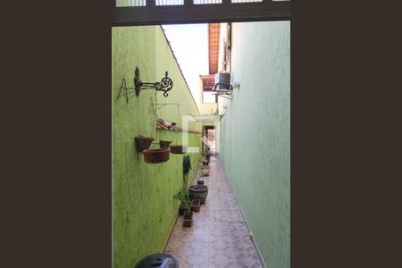 Corredor externo de casa à venda com 3 quartos, 202m² em Vila Augusta, Guarulhos